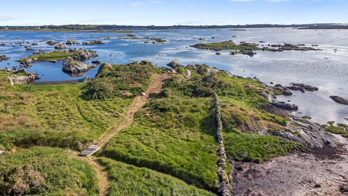 Seaside Log Cabin, Carna Villa ภายนอก รูปภาพ